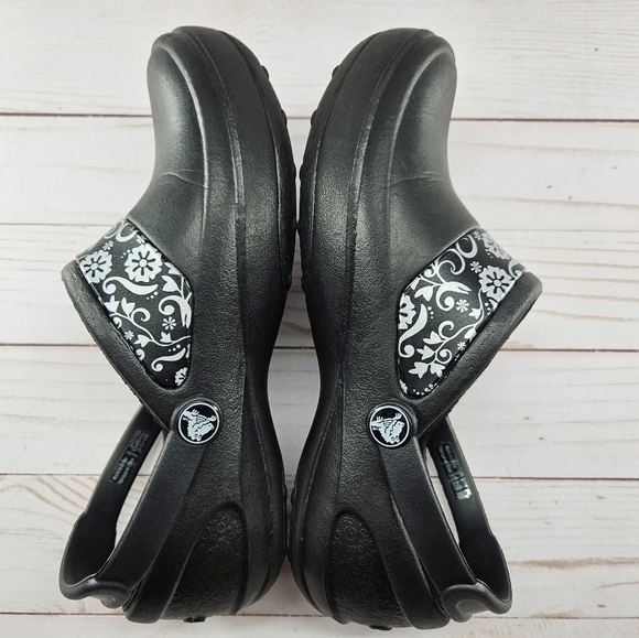 Crocs Mercy Slip Resistant‎ Work Clogs Womens Size 5 Black Silver Floral 10876 - Picture 9 of 12